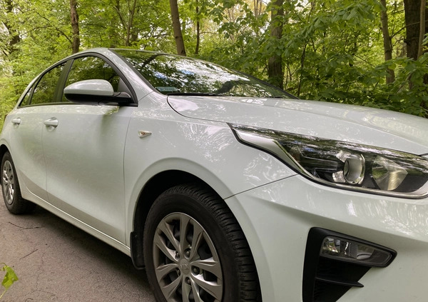 Kia Ceed cena 56900 przebieg: 61000, rok produkcji 2019 z Poznań małe 631